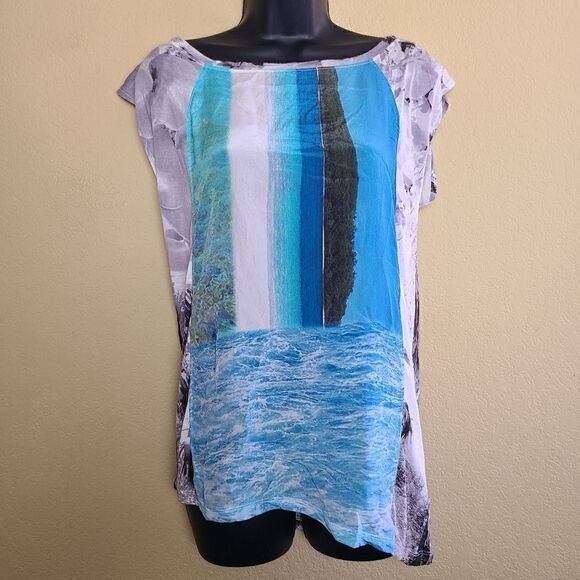Deletta Beach Graphic Tee  - Picture 3 of 8